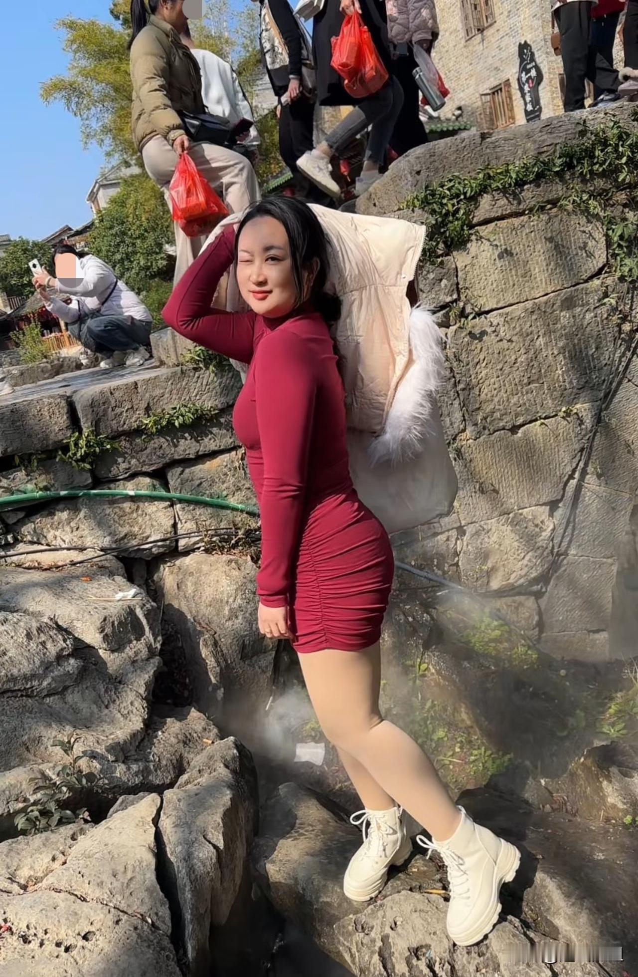 北方只要穿暖了下雪都不会冷，雪融化的时候才冷，另外北方进屋有暖气、暖气房，在屋里