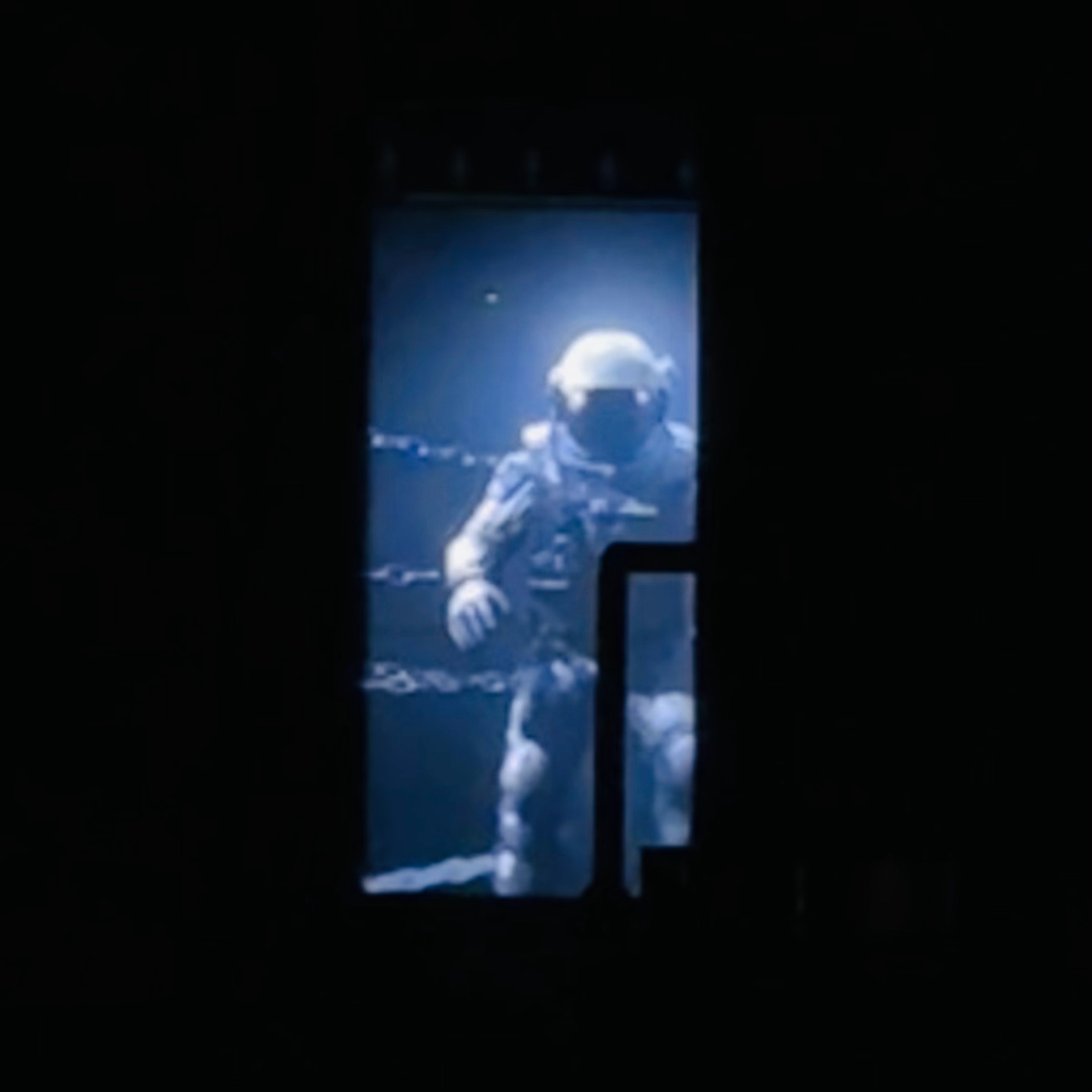 彩排偶然拍到的图，像另一个世界[航天员] 