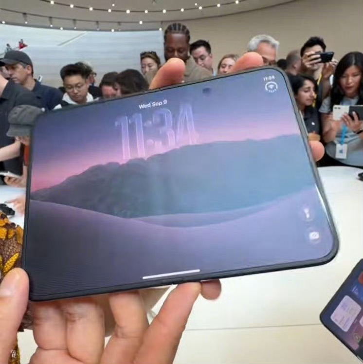 iPhoneDuo 折痕折叠屏以目前的技术来说，不可能百分百无折痕，只能尽量的不