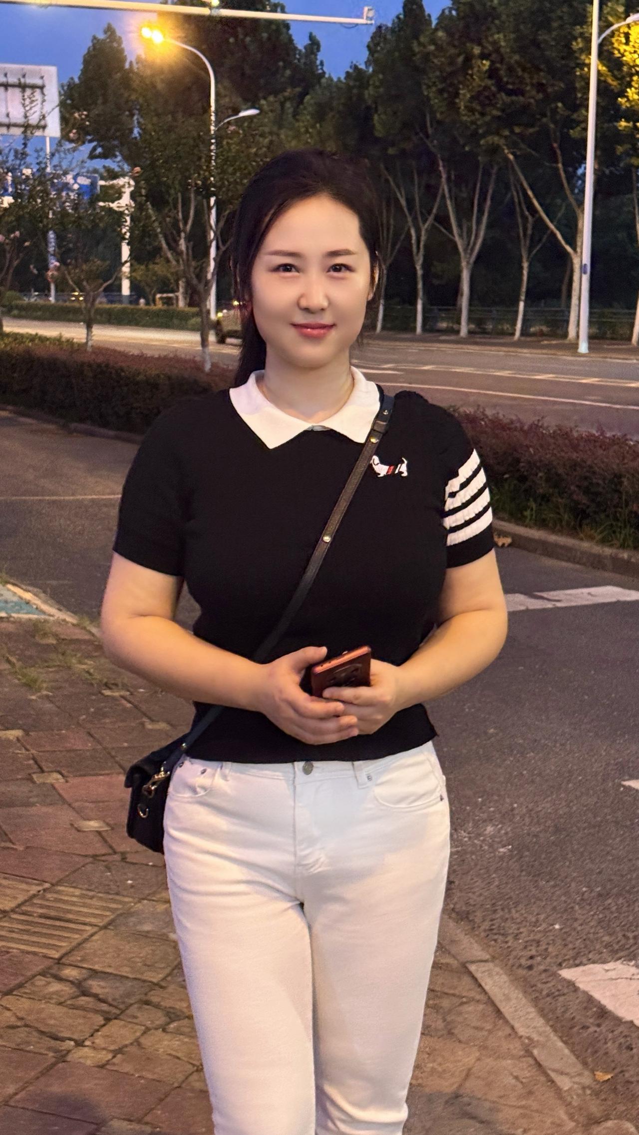 现代人的生存状态：钱难挣、肥难减、夜难眠。