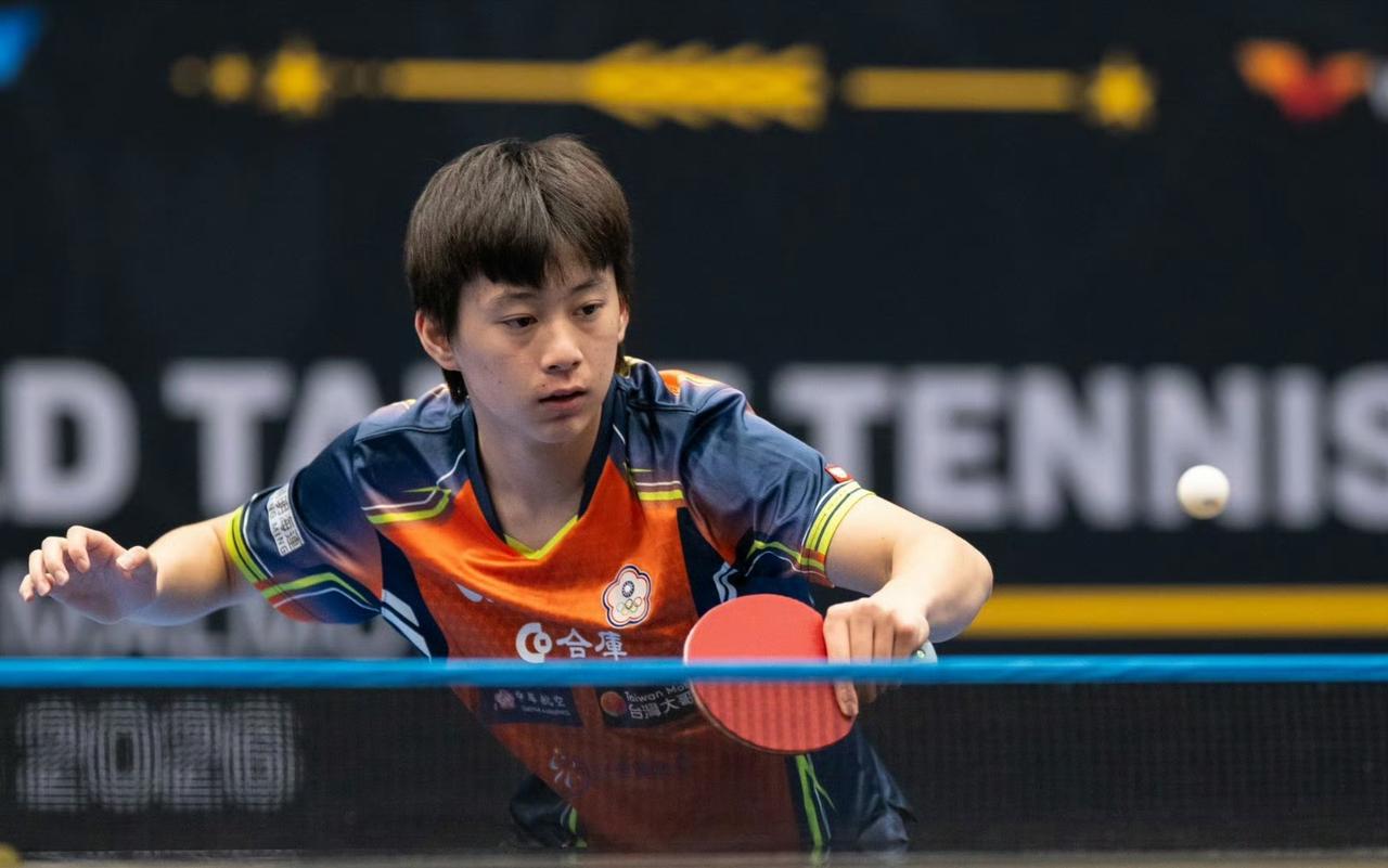 郭冠宏和林德🇩🇰再次相遇！
林德🇩🇰11-7，11-6连胜两局，
第三局