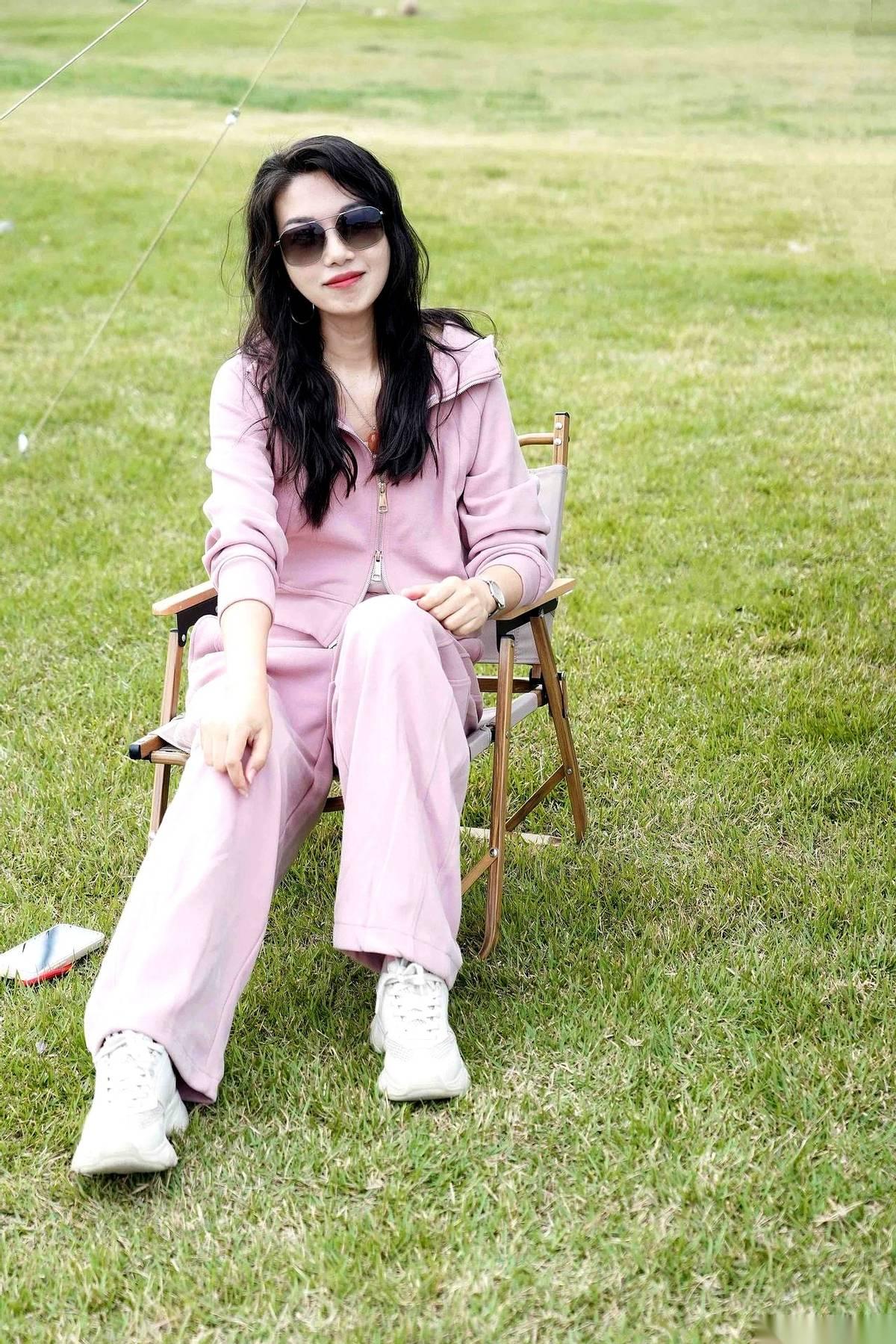 我听过一个特狠的法子，专门给那些心累到“报废”的人。
第一步，别当人了，先把自己