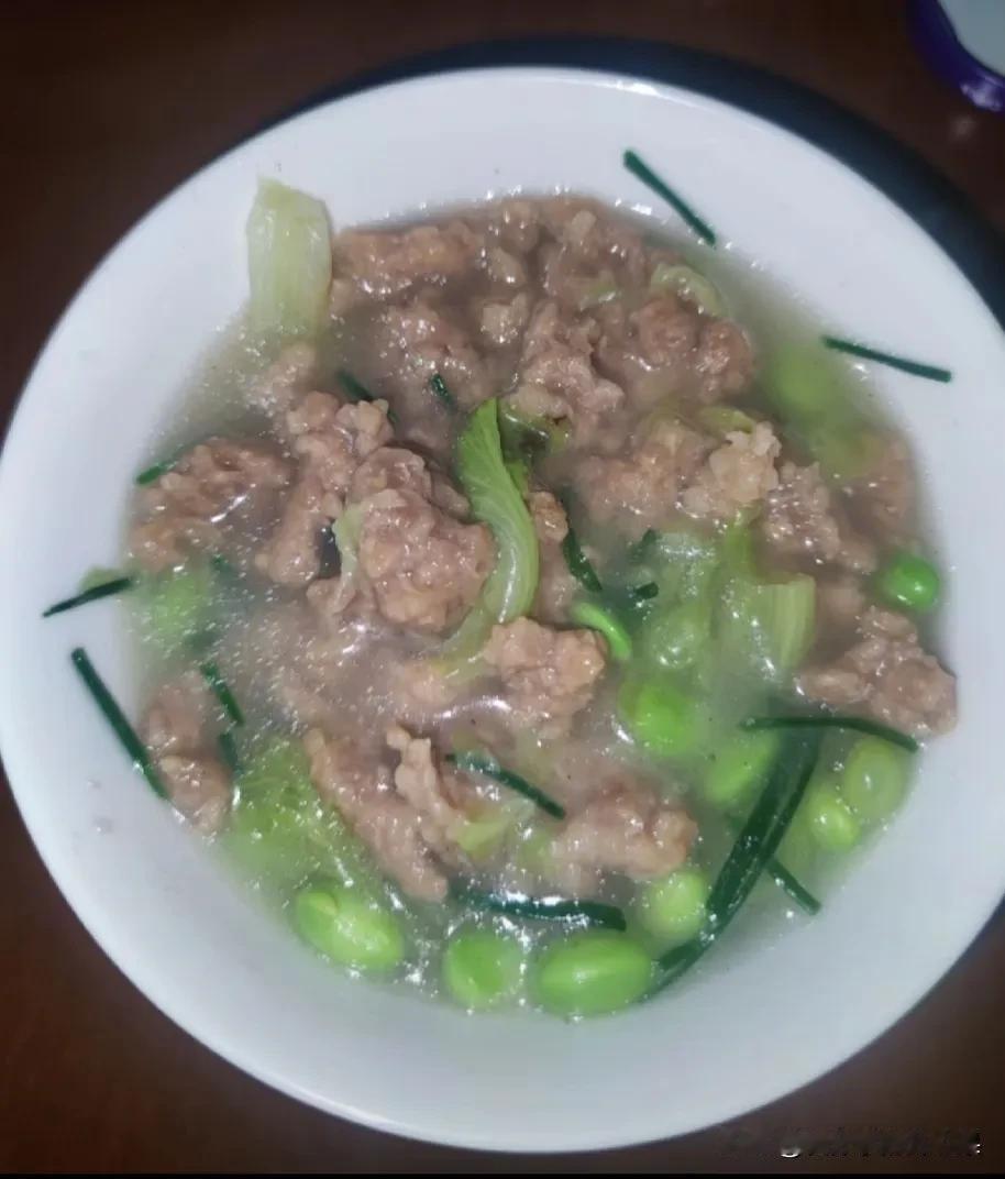 夫妻之间是什么时候相看两厌的？

是你满心满意跟他说话，他嫌你烦，话多

是你有