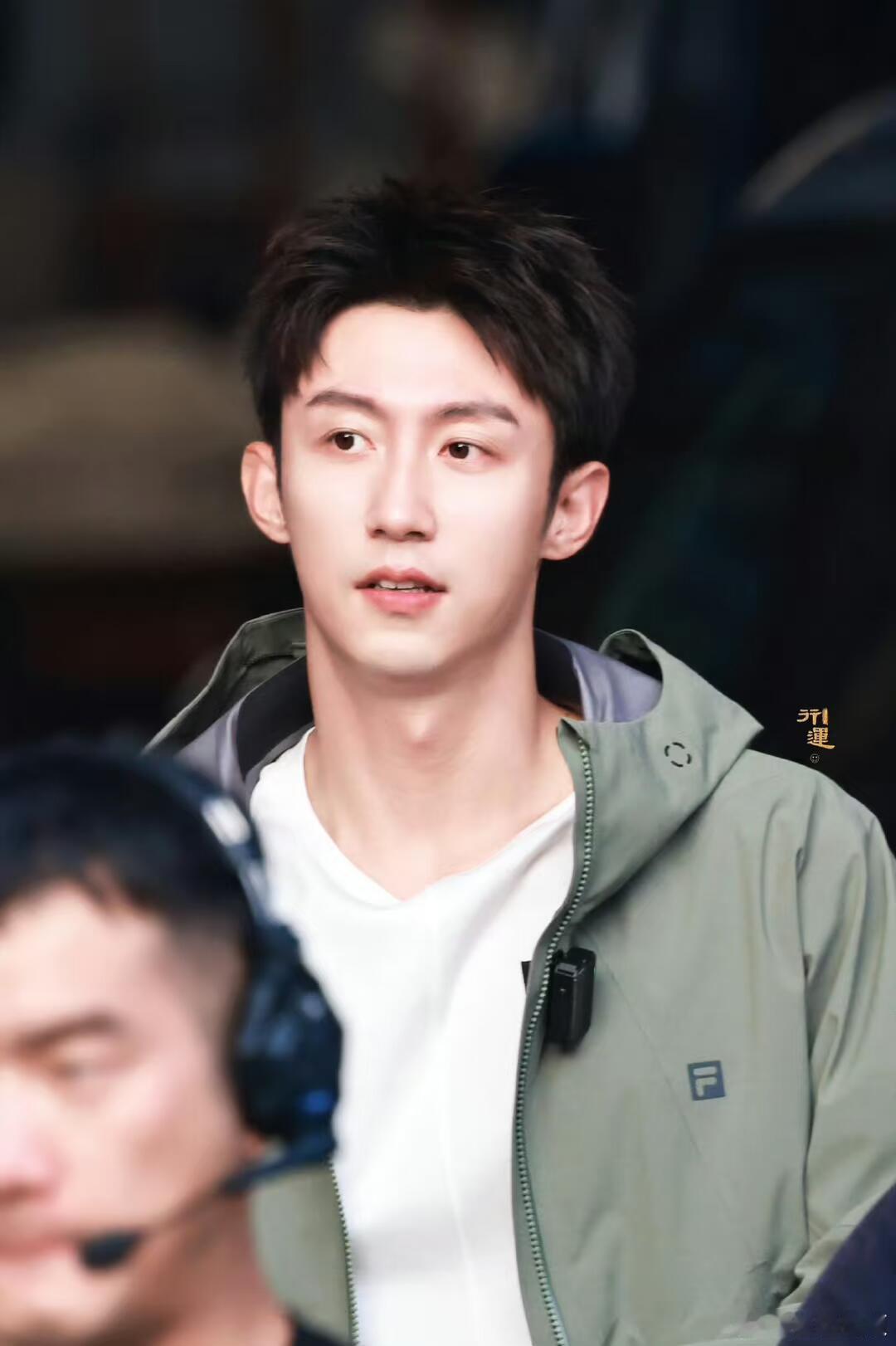黄景瑜花美男黄景瑜走出了大佬气场兼具少年感与成熟气场是什么体验？看黄景瑜就知道！