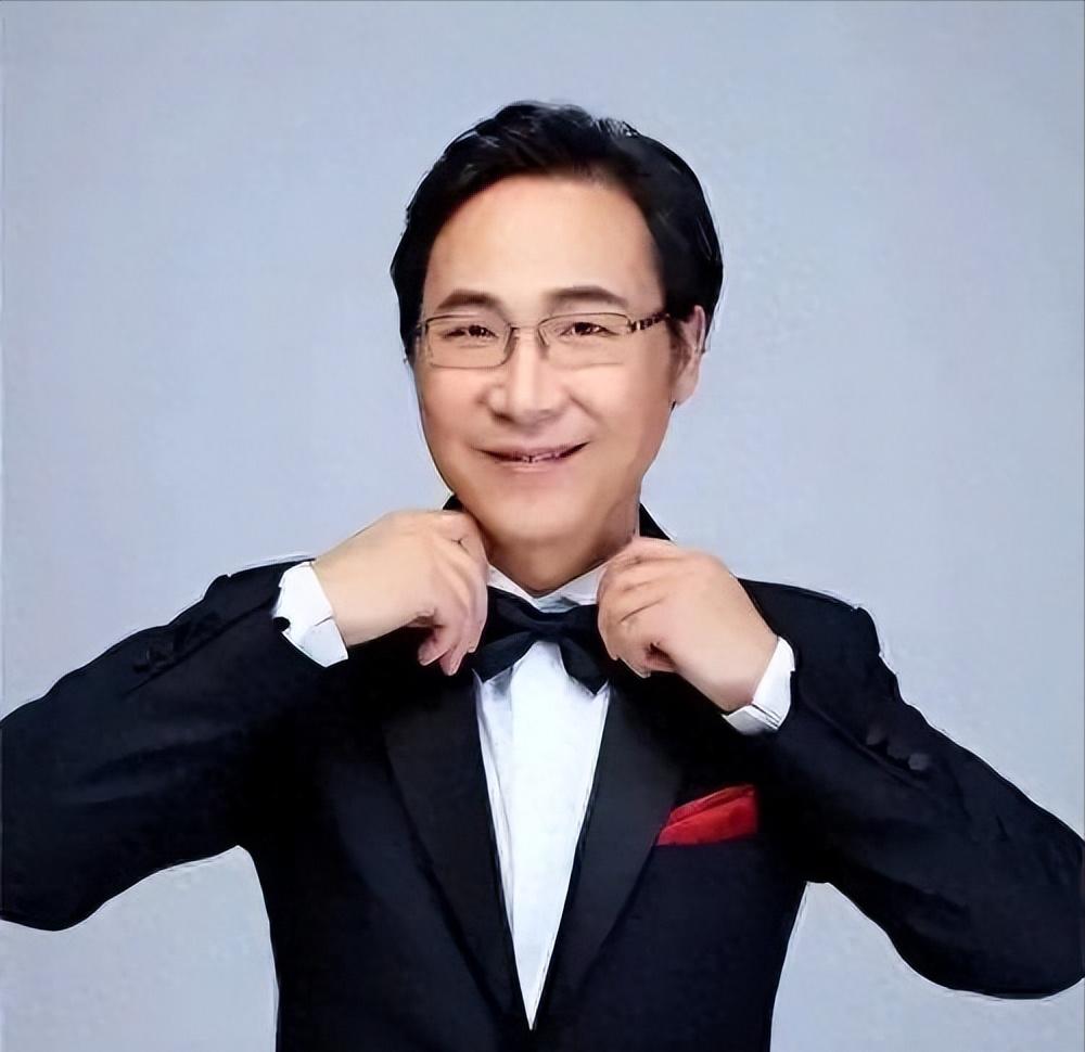 廖昌永打算把四川农村的老母亲接到上海共同生活，妻子王嘉脱口而出一句暖心话“妈就是