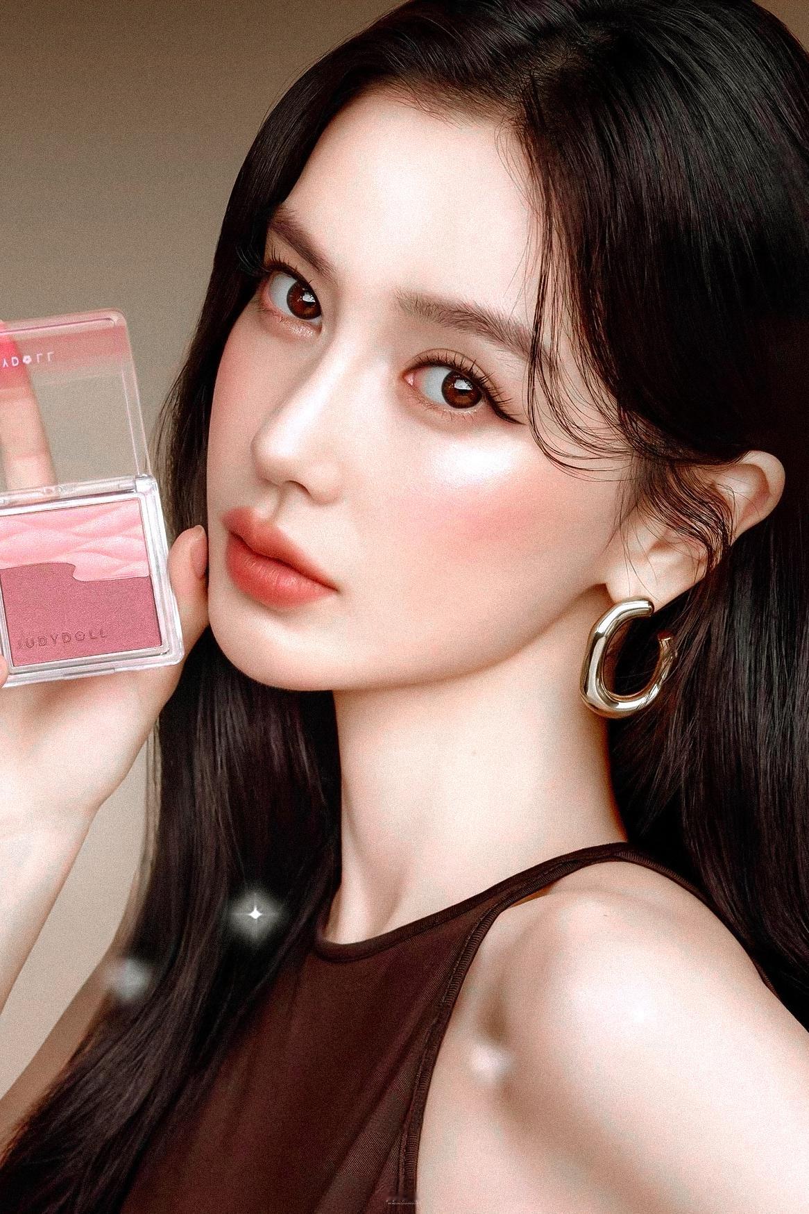 angelababy[超话]  yy 杨颖 爱你夜星下缱绻温柔的目光，如白日焰火