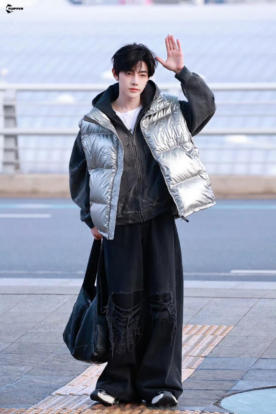 燥候微博之夜！！！章昊微博之夜出发章昊微博之夜出发路透