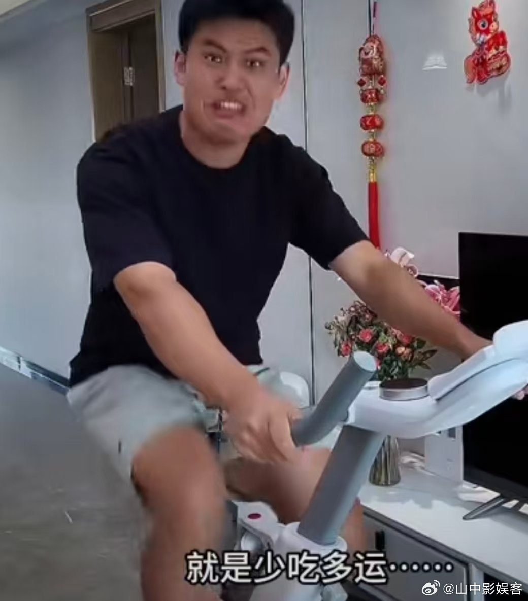 以为买来健身器材是改变自己，结果只是改变了家里的杂物布局。健身器材的最终宿命