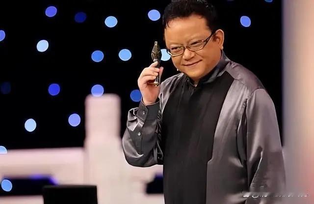 60岁得子的10位男明星
[熊猫]罗大佑/69岁
歌曲《童年》
二婚 58岁老来