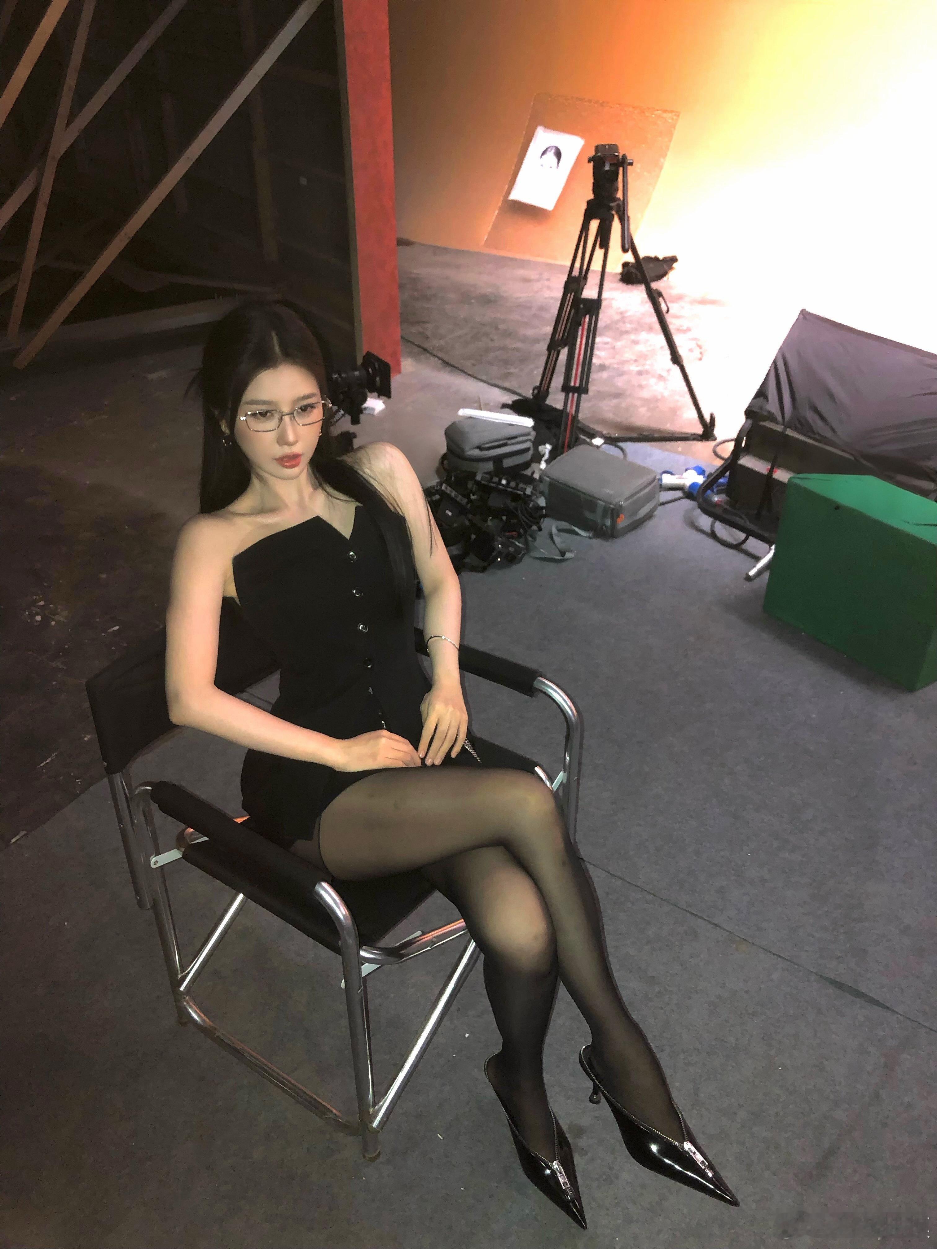 如果是为了兴趣工作，那必然不会感觉到累。 ​​​
