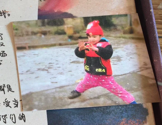 刘耀文[超话]刘耀文 生日快乐刘耀文 二十翊驰撷冠卓迩生日快乐哟耀文[蛋糕]，2