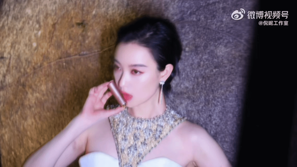 金鸡奖上倪妮这组，元素多还这么好看，姐姐审美好在线