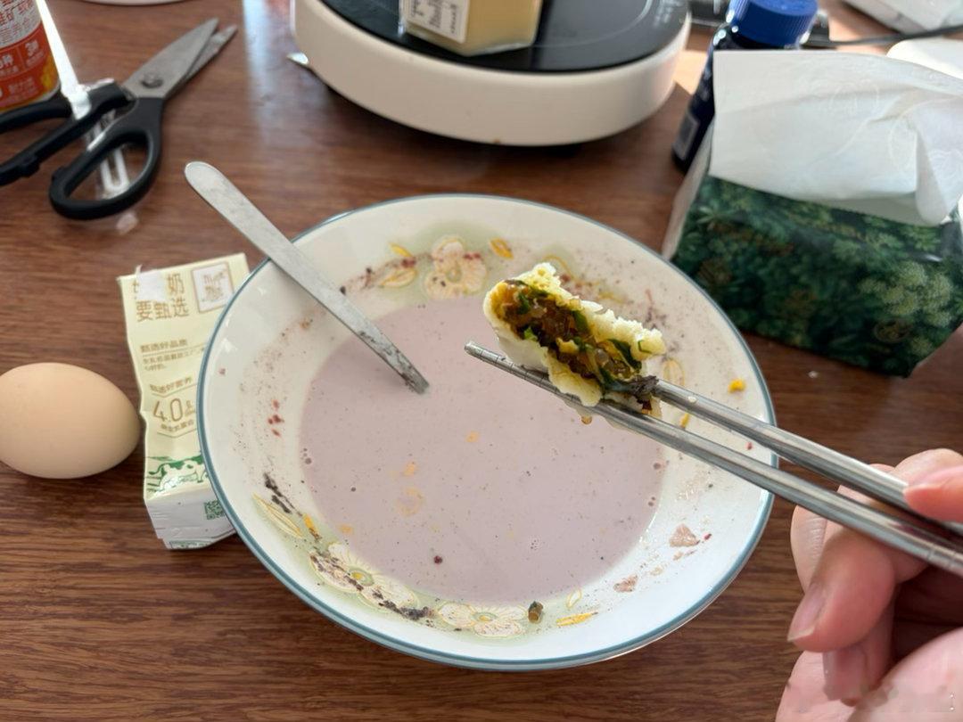 吃个早餐去拔牙，今天要拔掉左右两颗智齿 