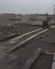 摔一跤结果起飞了 