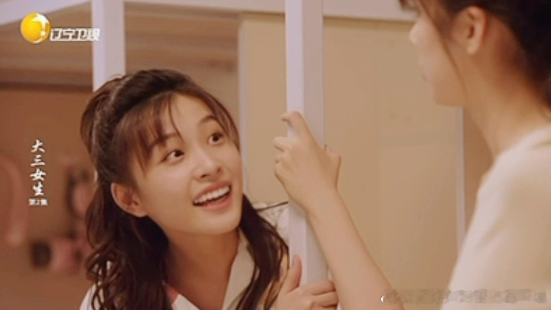 钟雯冠演女大钟雯冠本色出演  钟雯冠把李桂菲那股女大仗义劲儿演得太鲜活了，笑起来