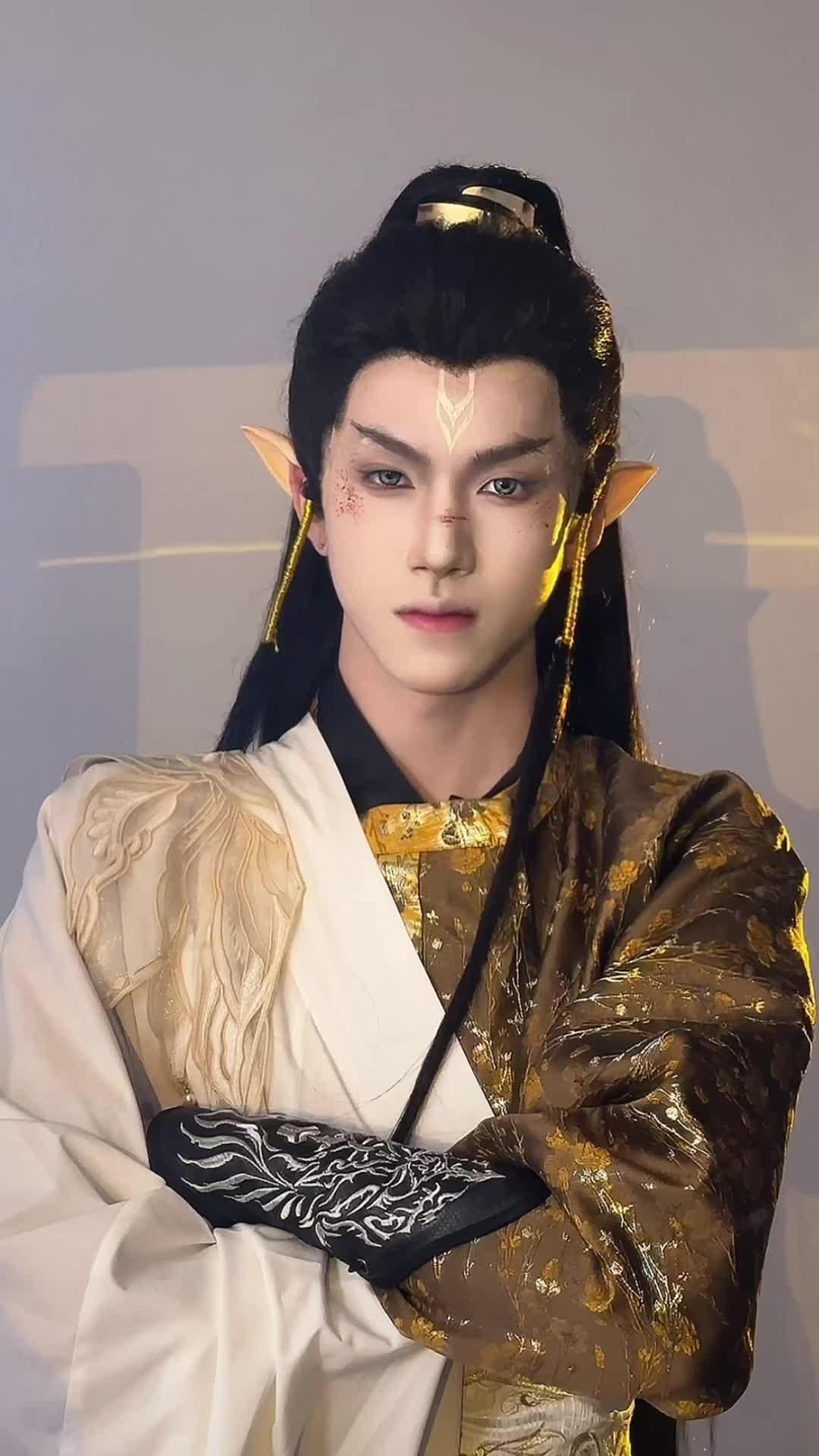 只恨明月高悬不独照我