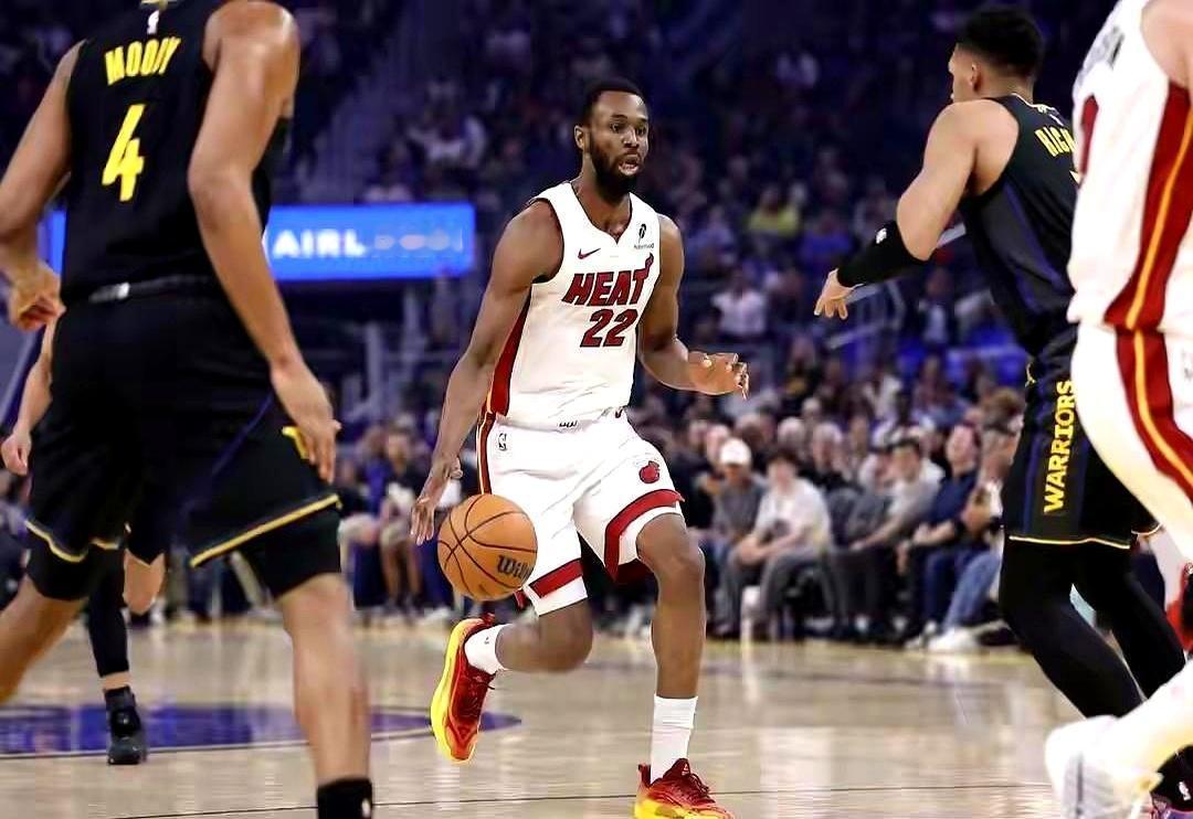 巴特勒ACL撕裂，勇士赢了也输了
 
第三节还剩七分半，他落地那一下膝盖反折，全