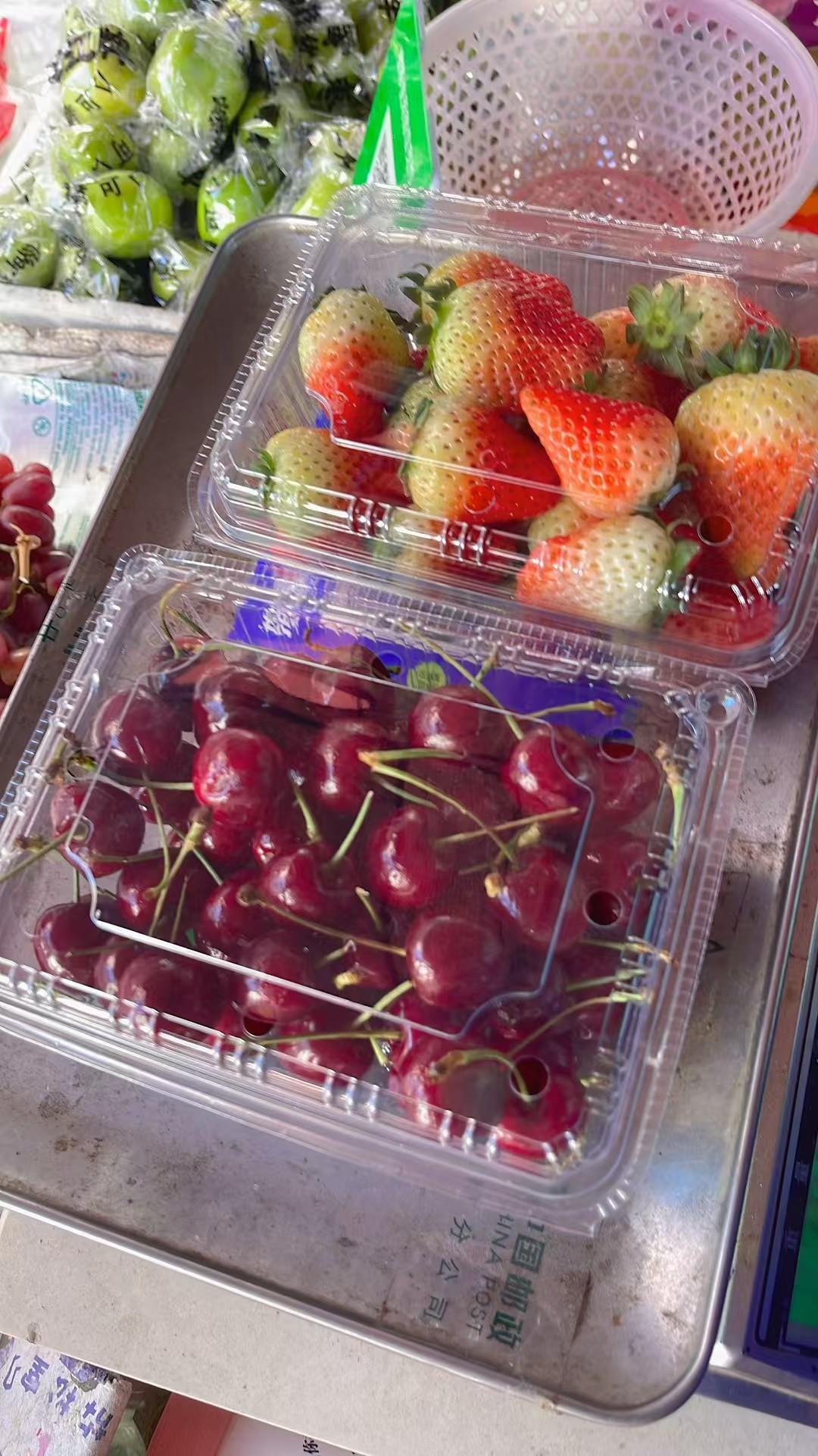 我认识一个超级努力的90后小姐姐，年入三四十万差不多吧！
她一天打两份工，就没见