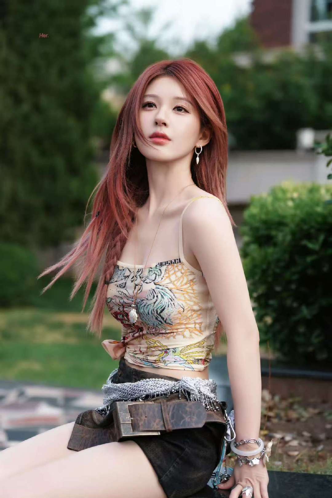 娱乐[超话]赵露思辣妹红发赵露思辣妹红发，好美！赵露思音乐节红发辣妹 ​​​