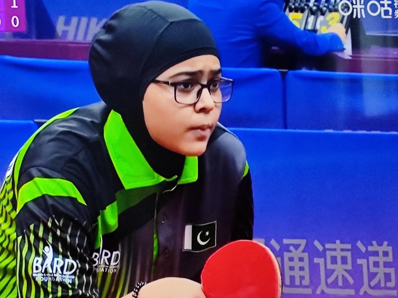 莎莎:巴小妹，想得几分?
巴基斯坦:莎局，想得五分成不?
莎莎:最多四分，今天姐