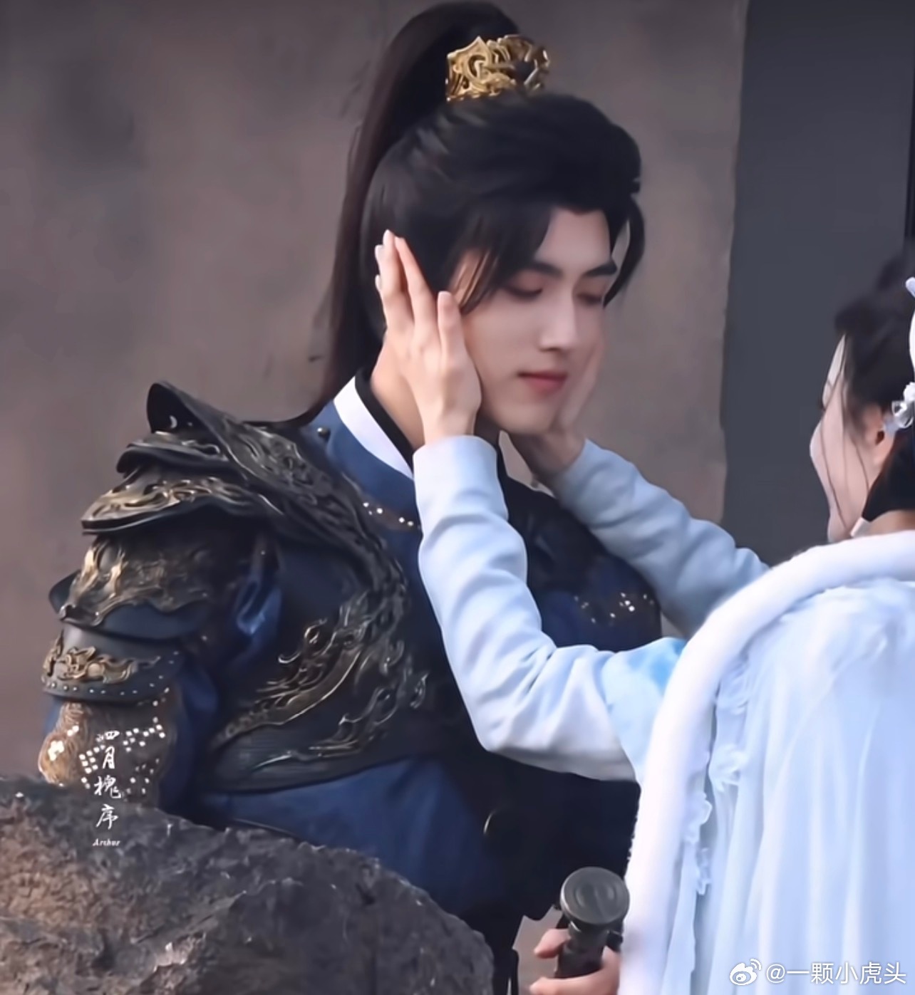 白日提灯陈飞宇猫王同款发包，造型师是不是和演员有仇啊！ 