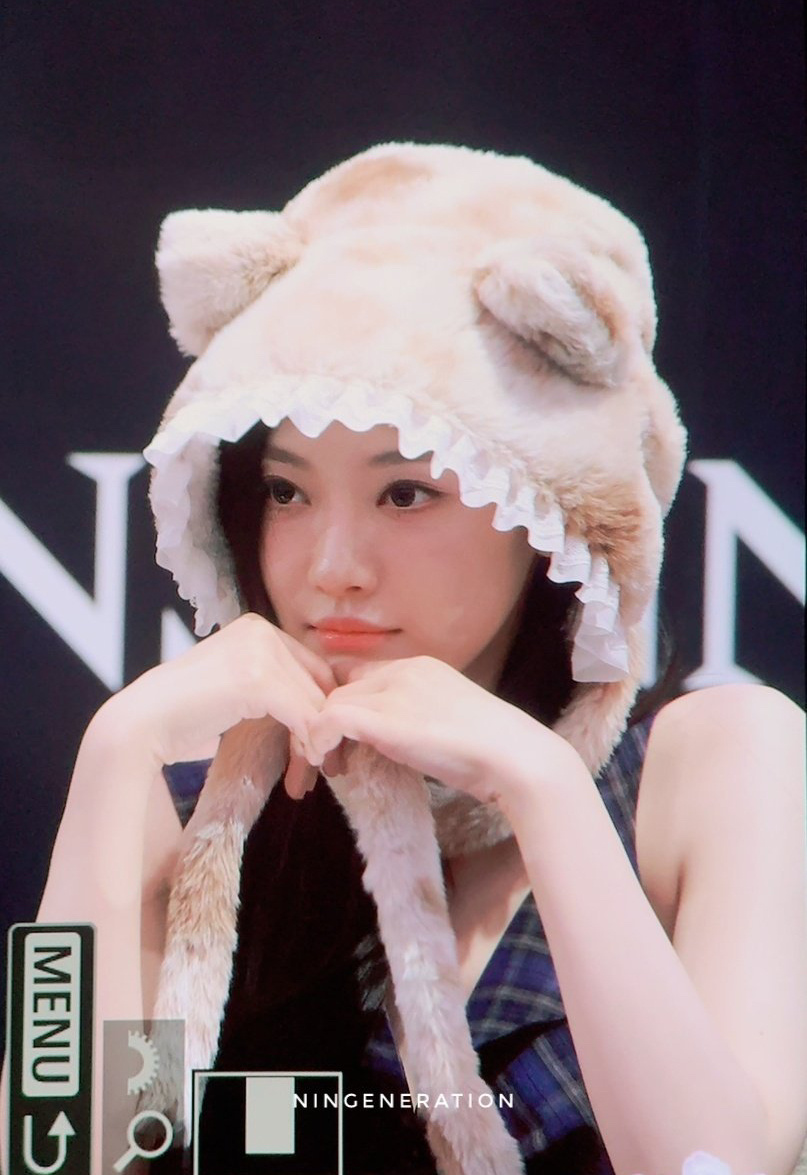 #宁艺卓香港签售# 放大版美貌🈶！今天的可爱小猫🥰 ​​​