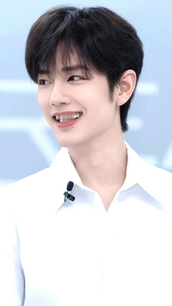 每天出现在表白墙上的大学教授😋 