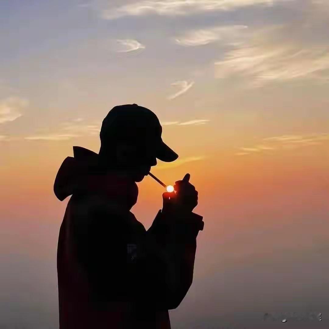 都说男儿有泪不轻弹，那是你还不到伤心处
跑货运二十多天了，天天累的困的就是想着能