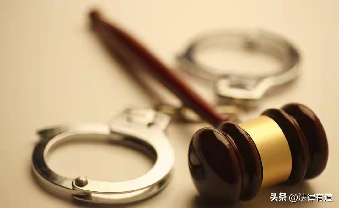 逝者“复活”嫁亲弟：平顶山政法委干部瞒报妹妹死亡，让女友顶名办结婚证！

200