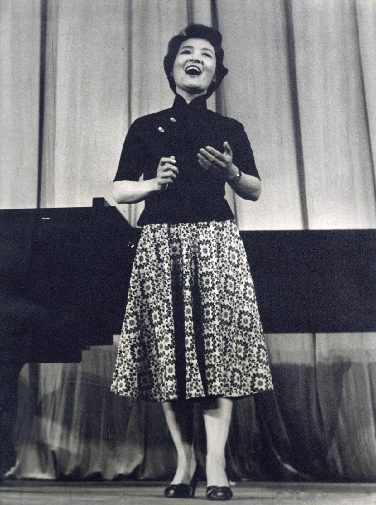 1963年6月3日上海音乐学院周小燕演唱毛主席诗词《渔家傲 反第一次围剿》历史影