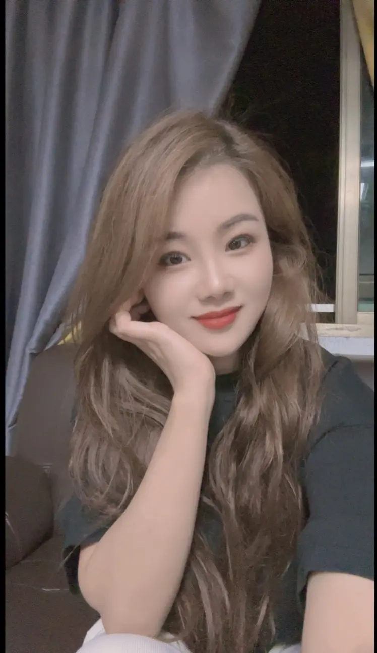 当你情绪卡在喉咙里.一次又一次的咽下去的时候，你就成熟了”！