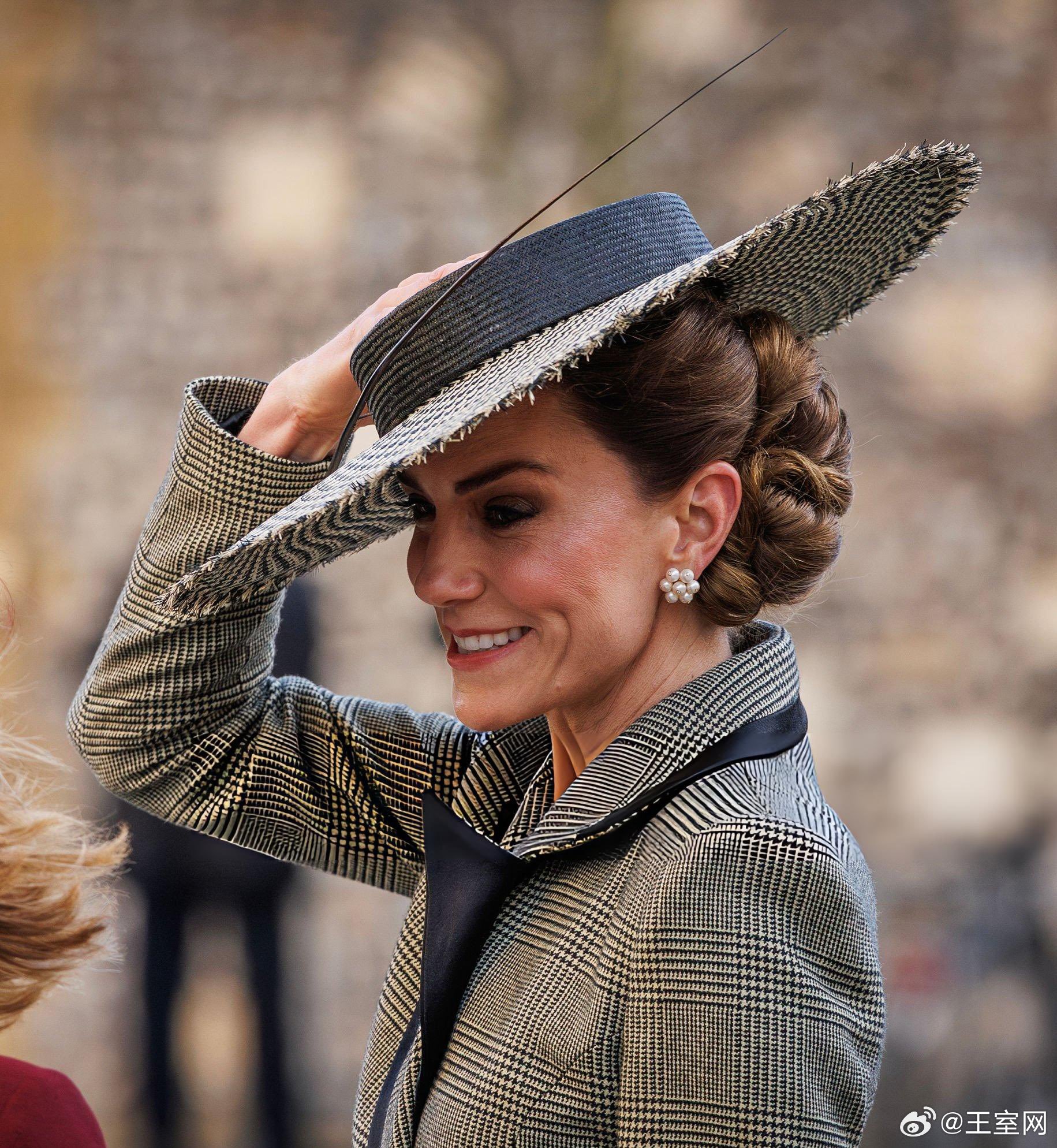 英国王室🇬🇧3月25日，威尔士亲王威廉和王妃凯瑟琳代表查尔斯国王在坎特伯雷大