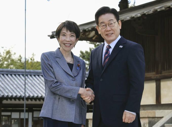 “温泉水滑洗凝脂”？日本女首相高市早苗大玩“暧昧外交”！访韩邀李在明泡温泉“坦诚