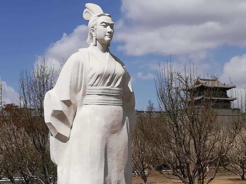 公元490年，北魏太和十四年九月，国都平城（今山西大同）沉浸在一片悲伤之中，因为