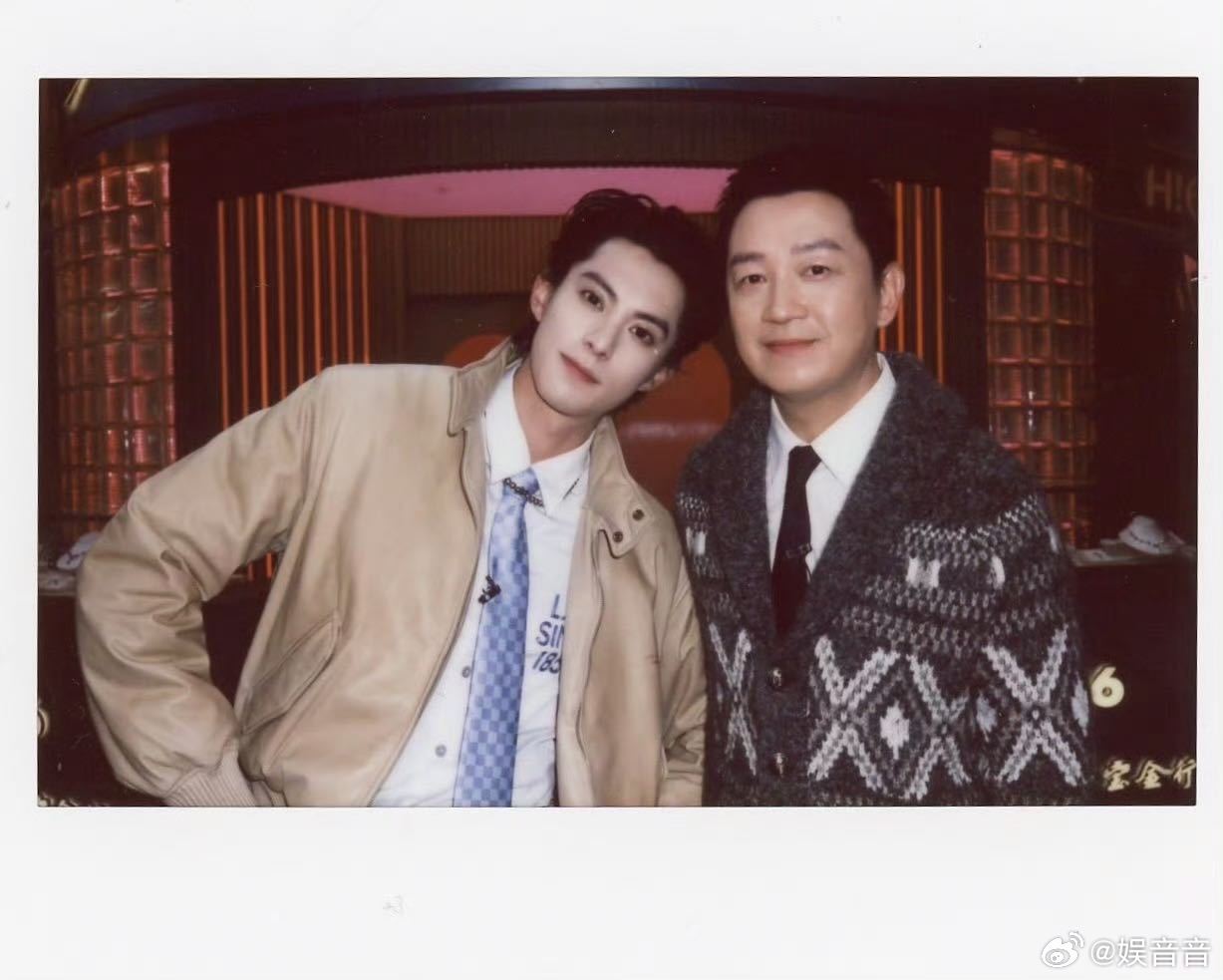 潘粤明王鹤棣不愧是师徒潘粤明太懂王鹤棣了 这师徒俩的脑回路简直一模一样！你画我猜