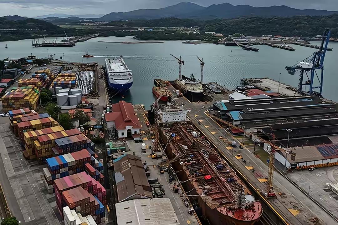 就在昨天，全世界几乎最小的国家强行抢夺世界第二大国的港口，说的就是南美洲的巴拿马