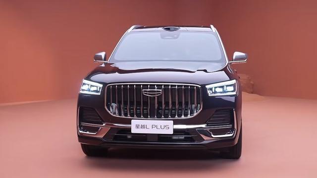 吉利星越L PLUS正式对外亮相，作为中国星系列全新中大型旗舰智混SUV，新车在