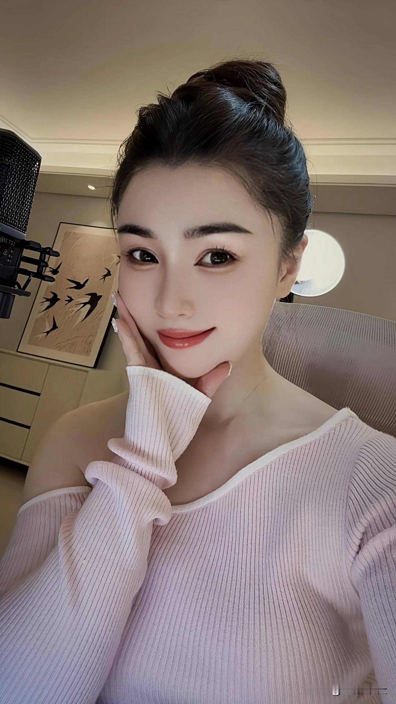 我们最终会发现，反抗痛苦的最好的方式是爱与生活。

——陀思妥耶夫斯基 ​尼采的