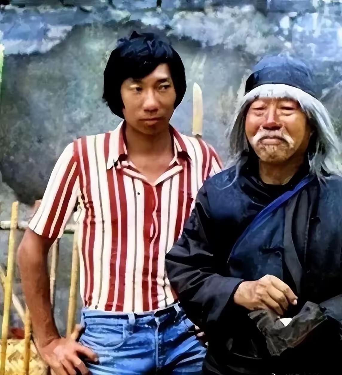古装剧里一个严肃，一个慈祥，仿佛在讲述一段动人的故事。认识这二位的不多吧？你绝对