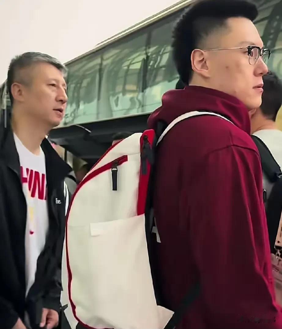 中国男篮结束了这一阶段的世预赛小组赛。一胜1负。按照程序，也就是央视解说员每次解