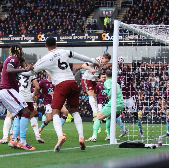 我们的中后卫又一次为进球做出了贡献，据Squawka，自2020-21赛季加盟枪