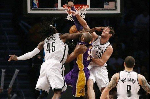 【科比21+8+4湖人破网3连胜 洛佩兹30+11大加伤退】北京时间2月6日，尽