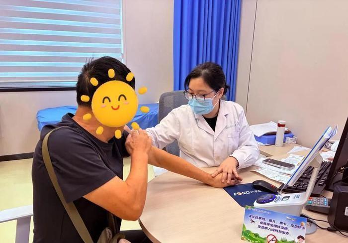 这比蚊子都麻烦！浙江宁波的水大伯和另一位男子都遇到了怪事：每到凌晨一两点，皮肤就