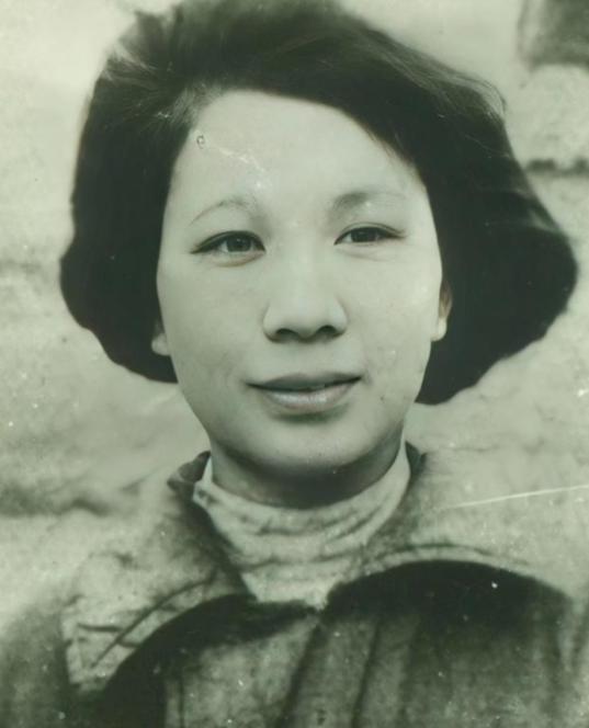 1949年，渣滓洞大屠杀中，盛国玉在枪响前倒地装死，不久，特务进来补枪，谁料，他