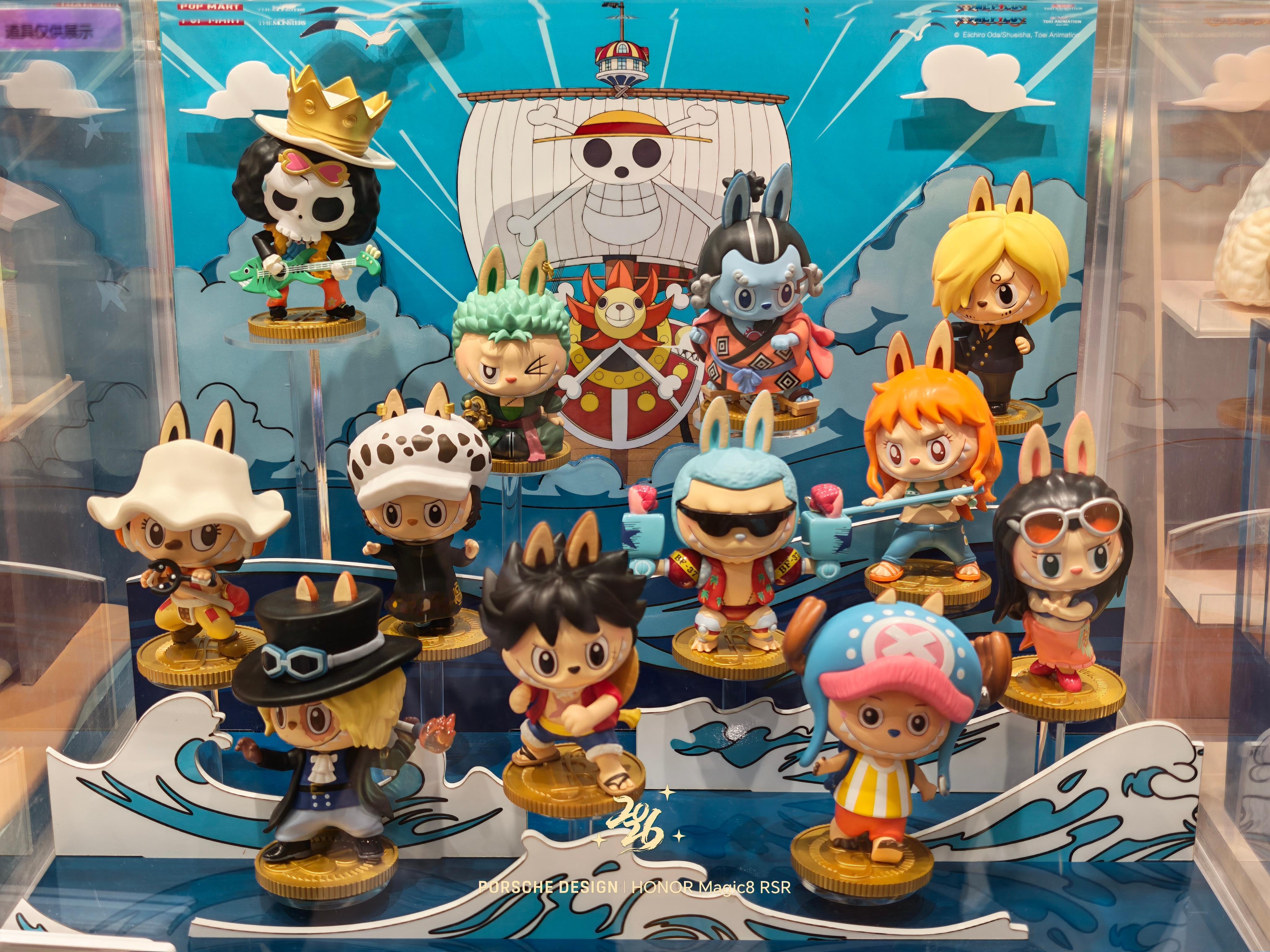 泡泡玛特2026年年会泡泡玛特和海贼王的联名款，包括路飞、索隆、乔巴等共10位船