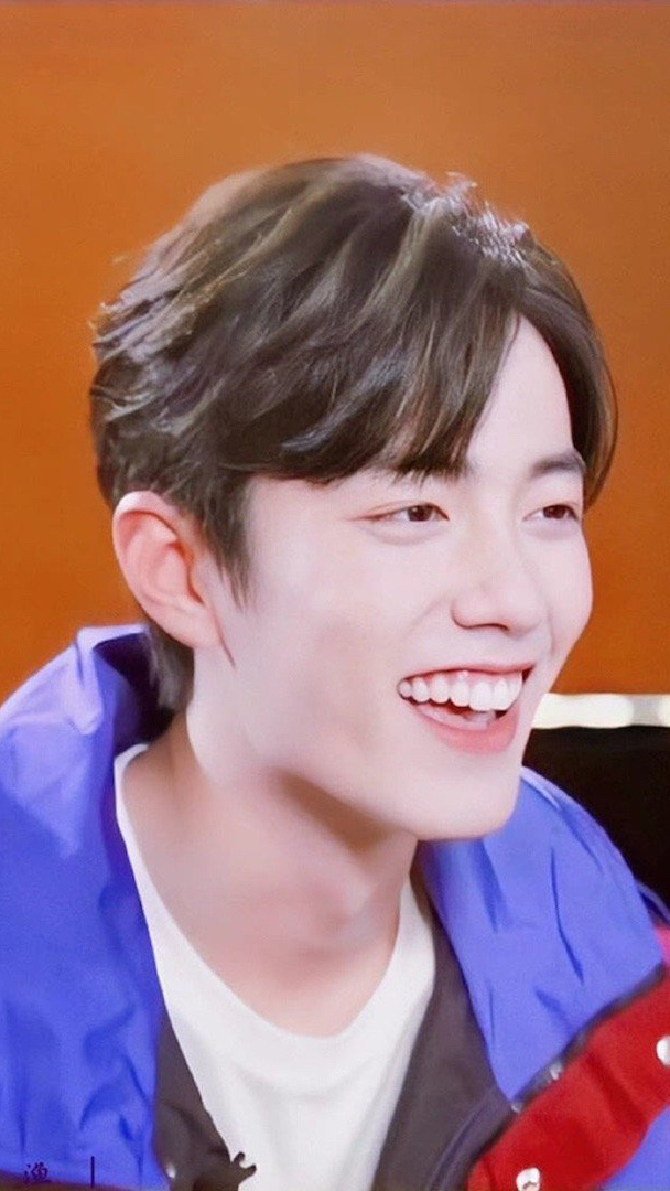 阳光帅气的战！看一眼超治愈哒！肖战从冷脸到笑出来不同感觉📮刘大锤说肖战大门不出