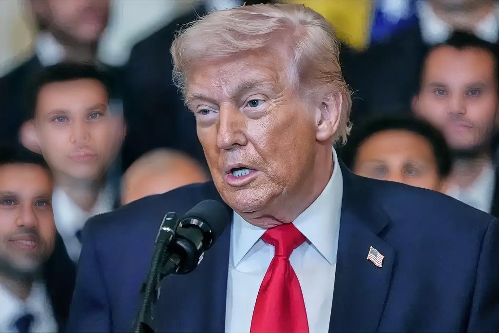 特朗普彻底失去耐心：伊朗必须无条件投降！
 
当地时间3月6日，美国总统特朗普在