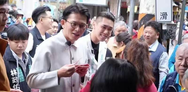 韩国瑜将军购案列优先项目 黄国昌：理性审查

韩国瑜把军购案放到最优先处理，这事