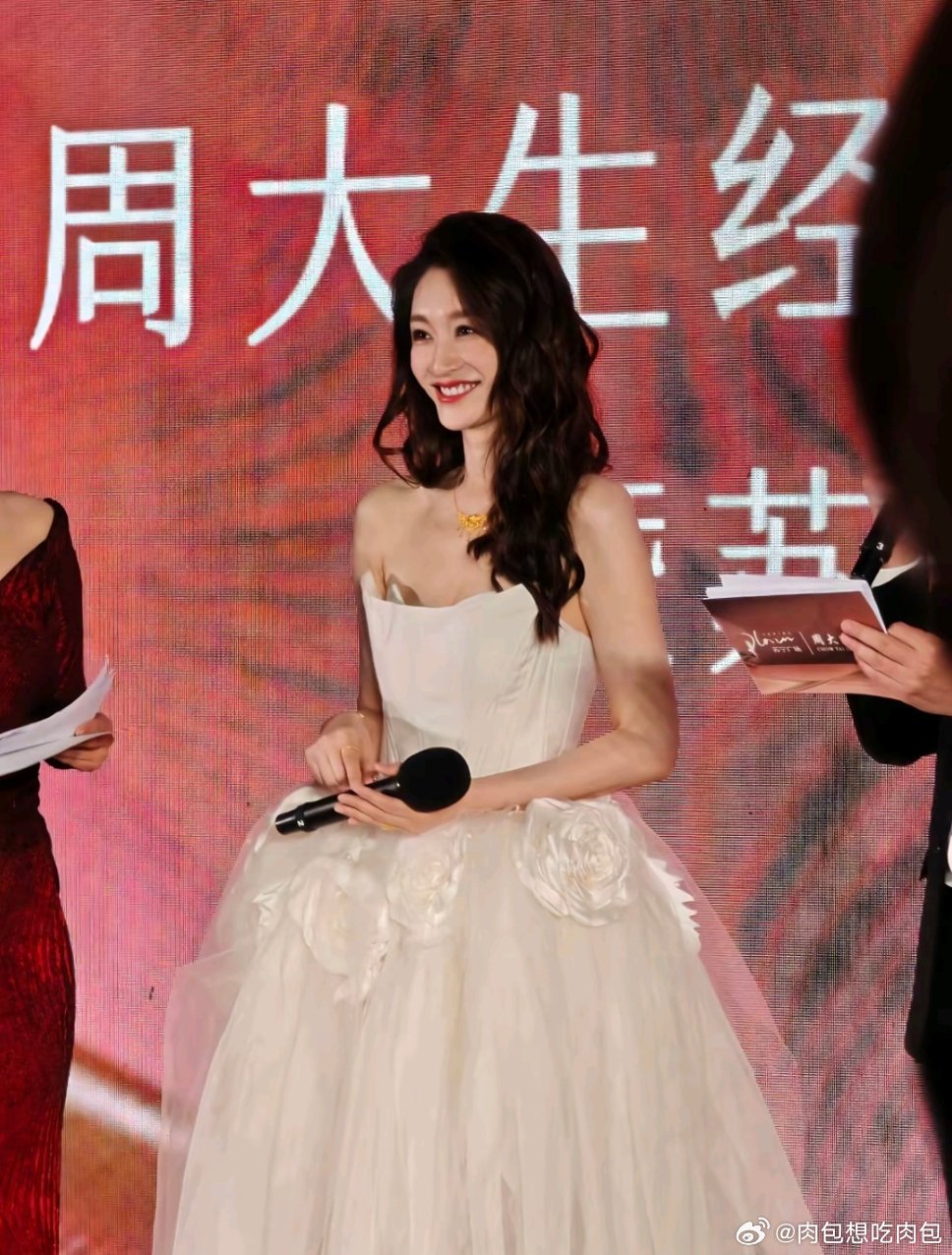 李小冉离婚之前浪姐时期就传出过离婚传闻，当时很多人都不敢相信，毕竟两人没爆出任何