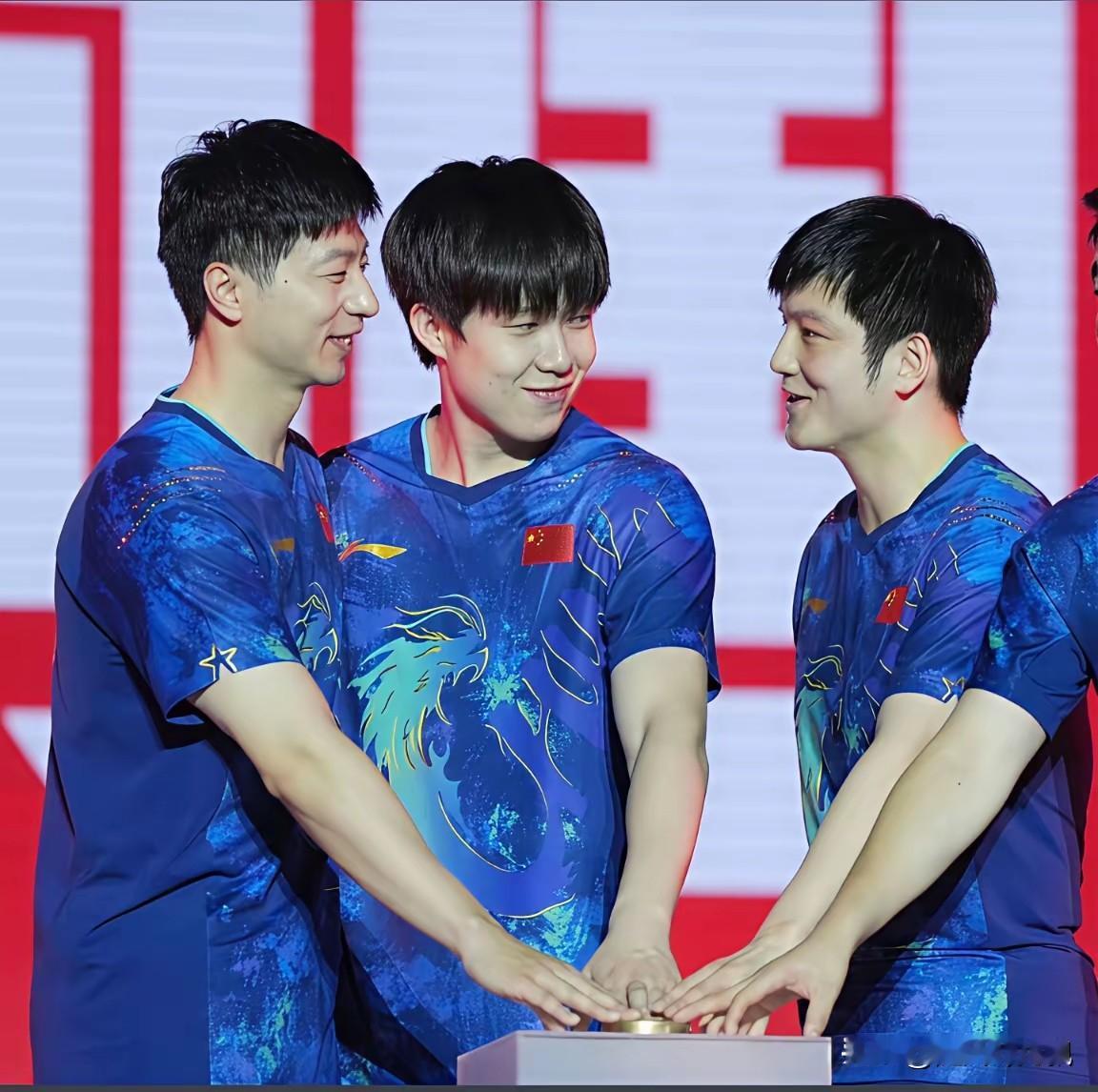 赞马龙许昕，也挺樊振东。

       我承认，马龙和许昕驰援国乒世乒赛集训地